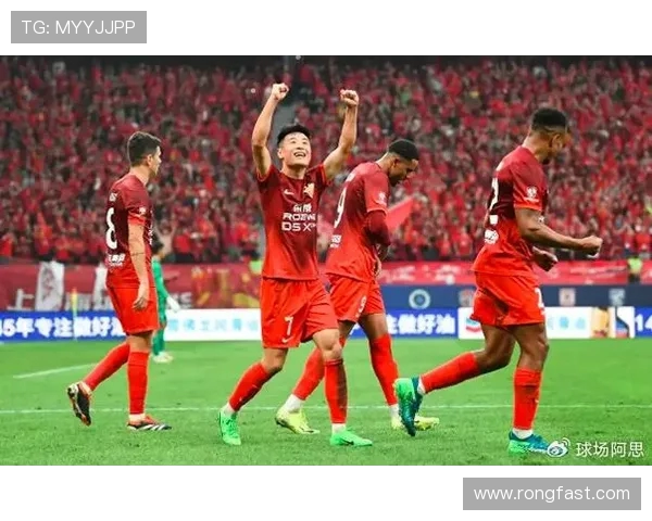 蔚山现代与上海上港的激烈对决谁能在亚冠赛场笑到最后