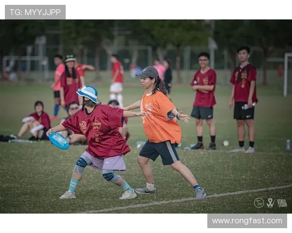 上海飞盘队在世界滑板锦标赛中以76分稳居积分榜首位